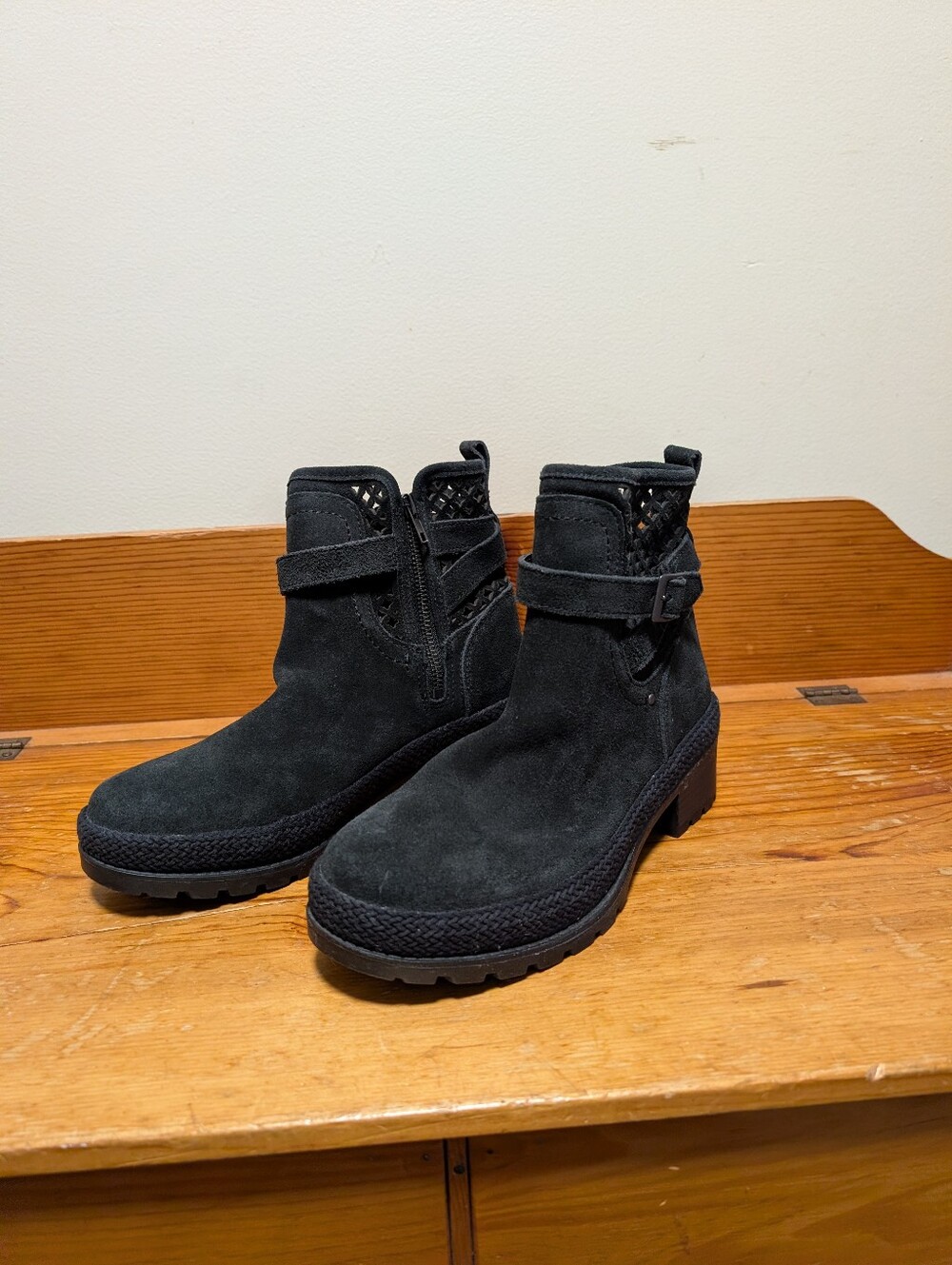 The Original Muck Boot Company Black Suede Cutout Moto Ankle Boots 8.5